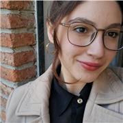 Estudiante de bachillerato dicta clases de apoyo a personas de todas las edades. Con mucha paciencia, cariño y ganas de enseñar